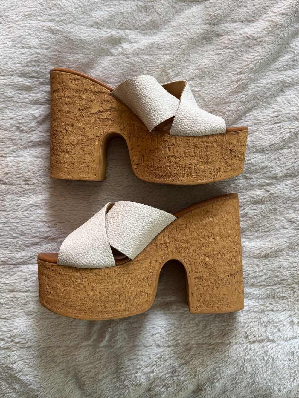 NWOT Steve Madden Platform Sandals